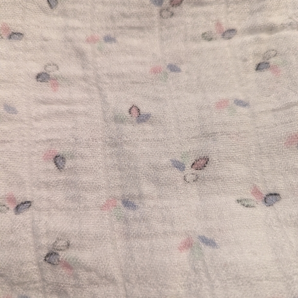 Aden and Anais swaddle - Picture 3 of 3